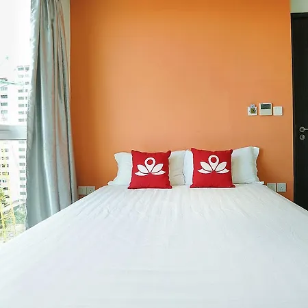 Zen Rooms Evergreen Residence